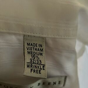 Geoffrey Beene white dress shirt 15 1/2,32/33. Very pretty not ironed
